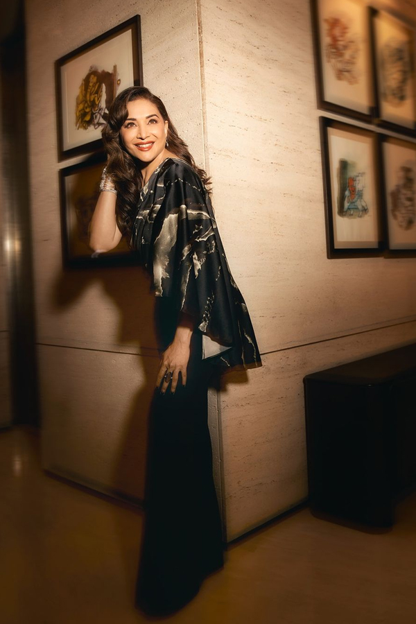 Madhuri-Dixit-8.jpg 9