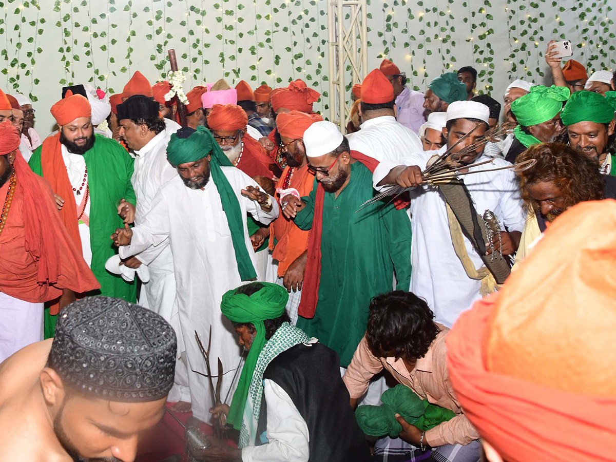 Ram_20Charan_20to_20Visit_20Kadapa_20Ameen_20Peer_20Dargah_20Photos_26.jpg 25