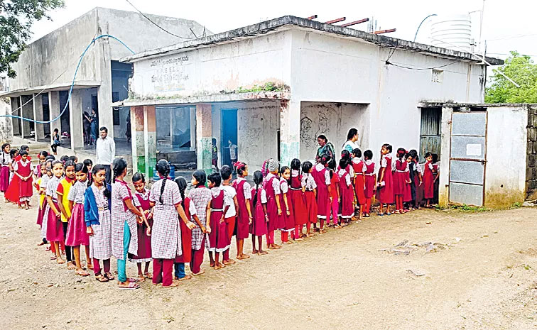 Toilet-School-Problem.jpg