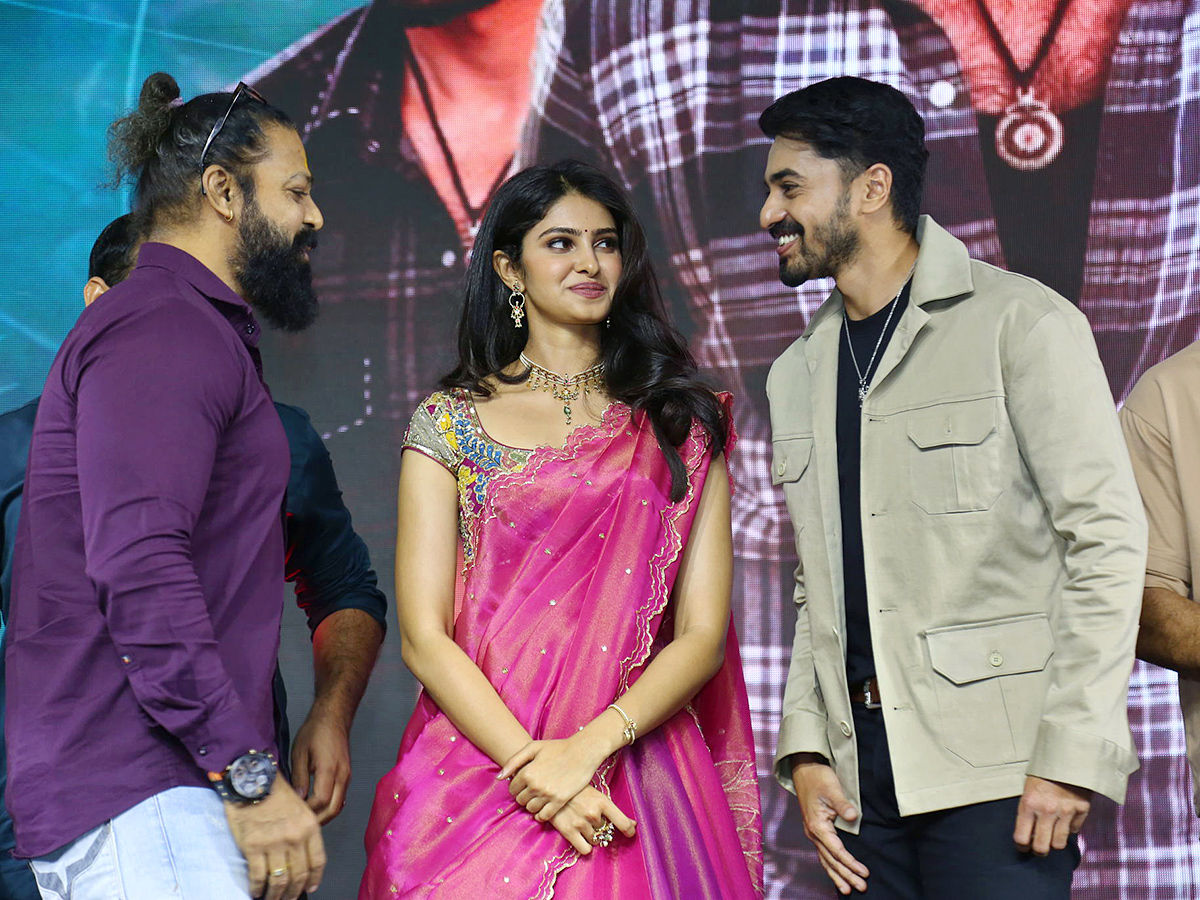 Ashok_20Galla_20Devaki_20Nandana_20Vasudeva_20Pre_20Release_20Event_20Photos_11.jpg 10