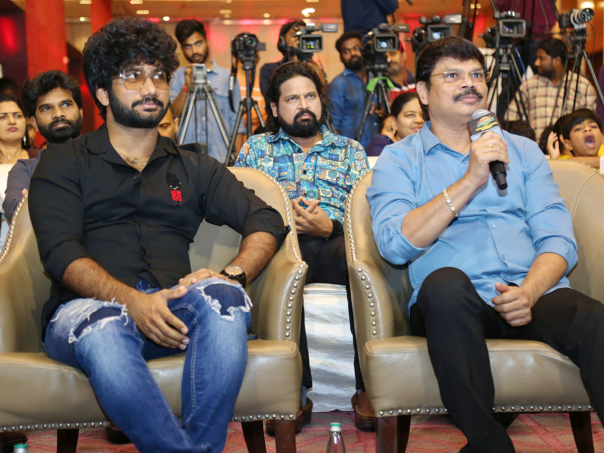 Ashok_20Galla_20Devaki_20Nandana_20Vasudeva_20Pre_20Release_20Event_20Photos_12.jpg 11