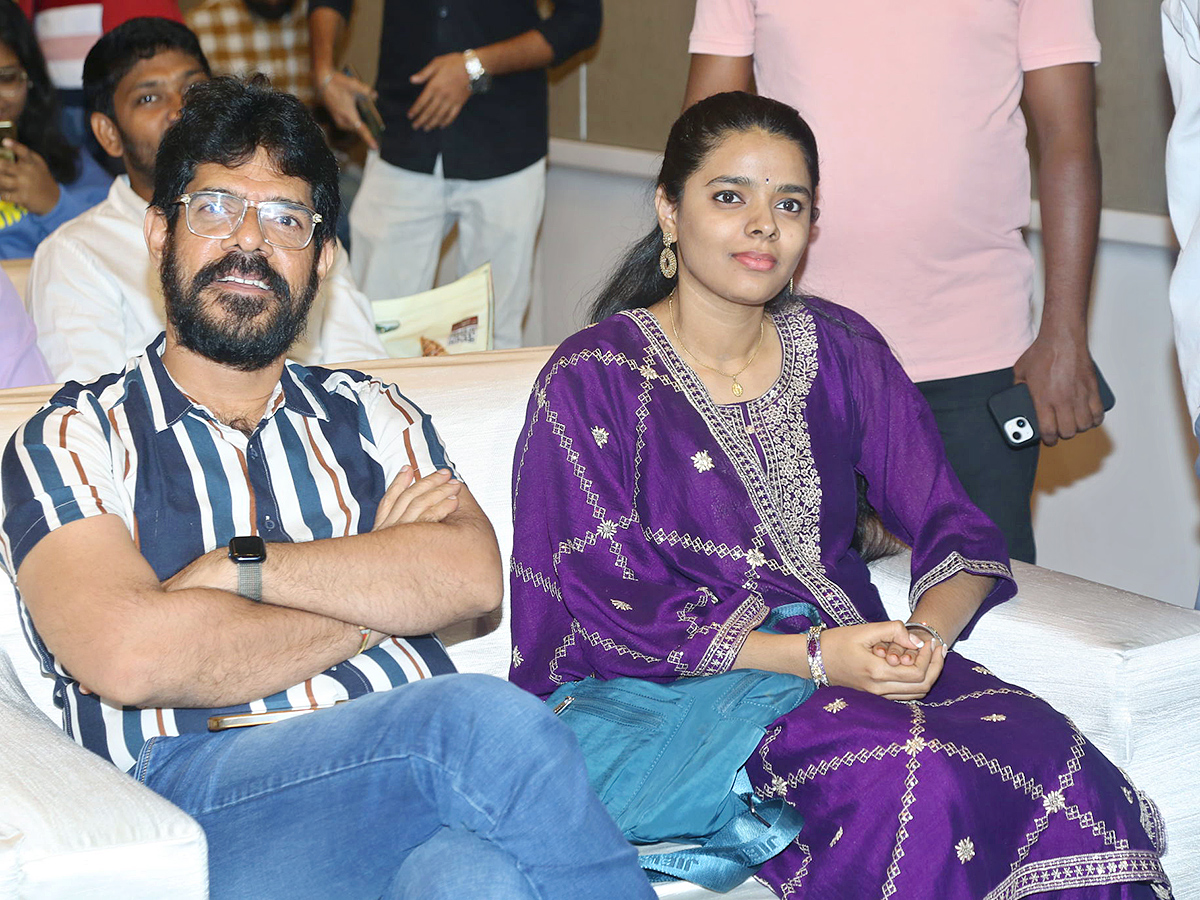 Ashok_20Galla_20Devaki_20Nandana_20Vasudeva_20Pre_20Release_20Event_20Photos_23.jpg 21