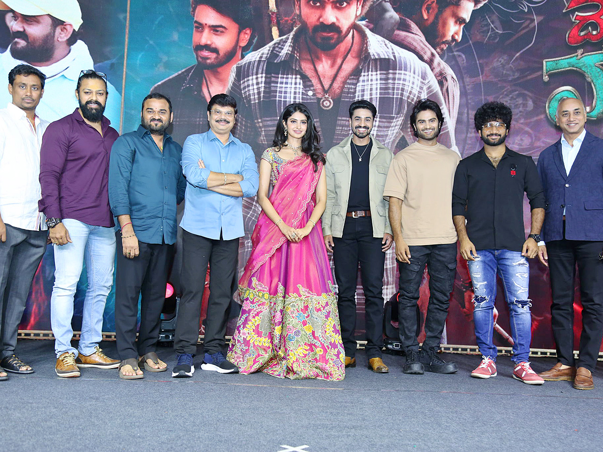 Ashok_20Galla_20Devaki_20Nandana_20Vasudeva_20Pre_20Release_20Event_20Photos_32.jpg 28