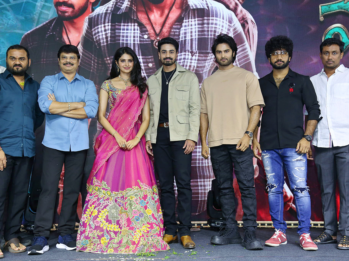 Ashok_20Galla_20Devaki_20Nandana_20Vasudeva_20Pre_20Release_20Event_20Photos_35.jpg 31