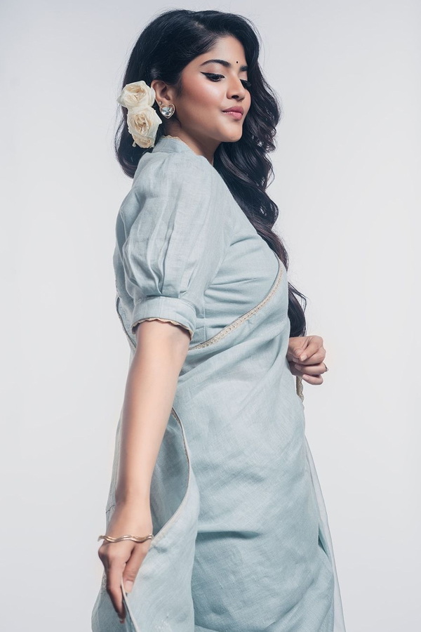 Megha-Akash-5.jpg 6