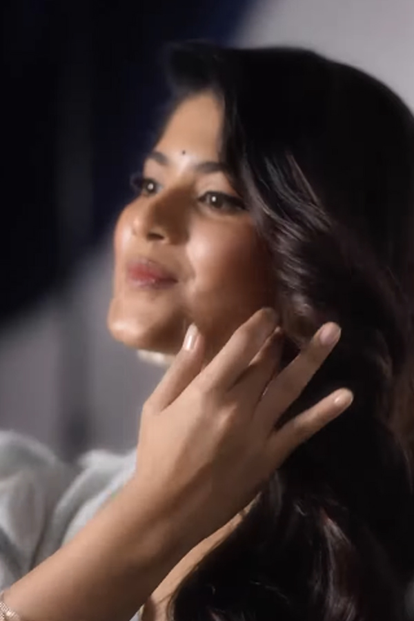 Megha-Akash-8.jpg 9