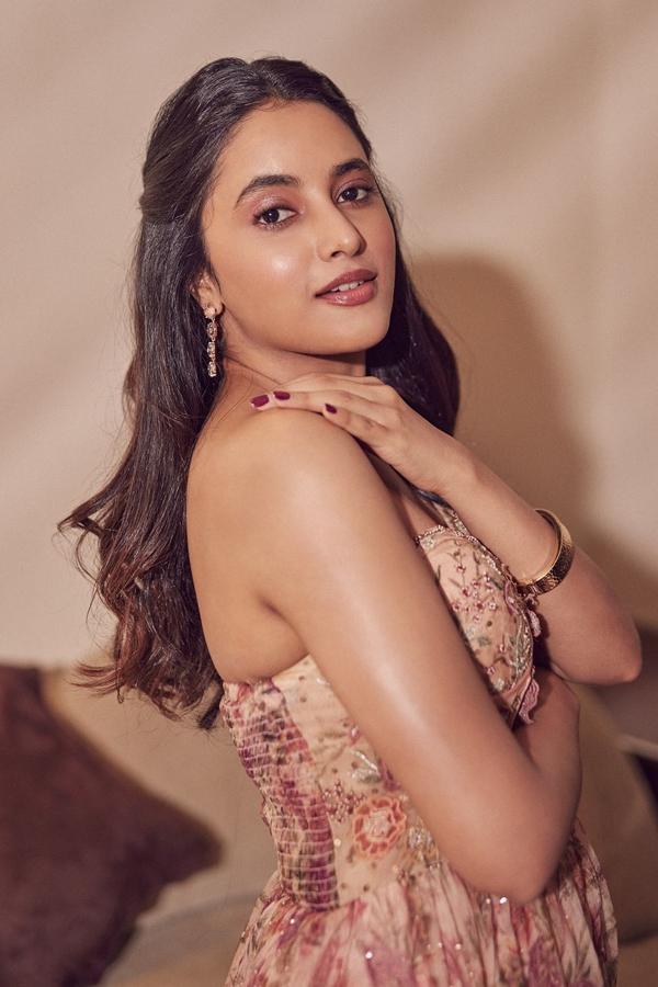 Priyanka-Arul-Mohan-10.jpg 11