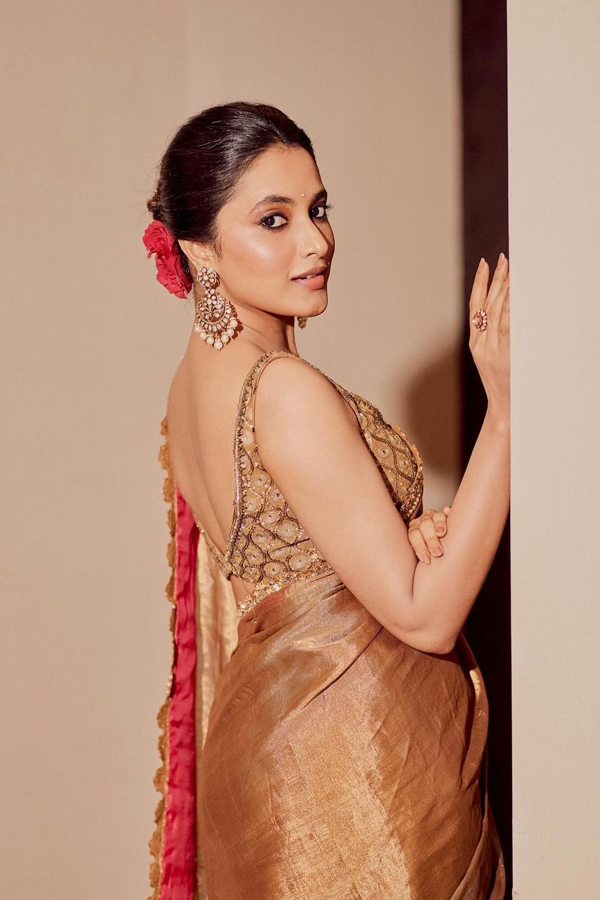 Priyanka-Arul-Mohan-17.jpg 17