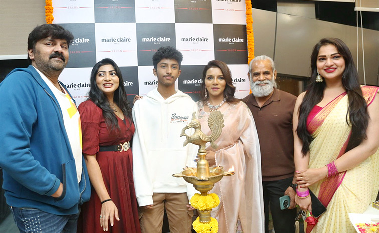 Bigg_20Boss_20Celebreties_20Launched_20Salon_20in_20Narsingi_20Photos_20_283_29.jpg 3