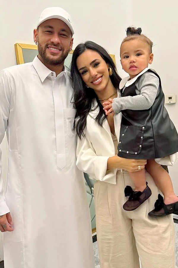 Brazilian_20Footballer_20Neymar_20Junior_20Rs_20456_20Crore_20Bugatti_20Penthouse_20In_20Dubai_20Photos_20_284_29.jpg 18