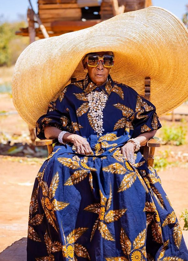 Legendary_20glamma2.jpg 3