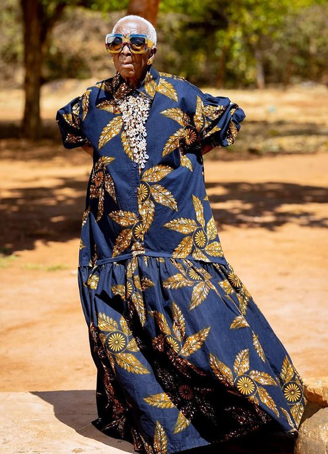 Legendary_20glamma4.jpg 5