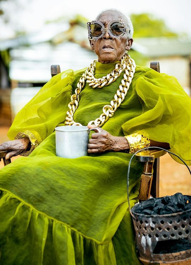 Legendary_20glamma6.jpg 7