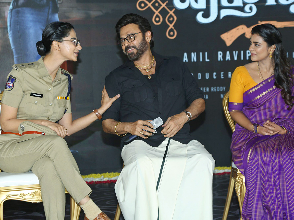 Sankranthiki_20Vasthunnam_20Movie_20Press_20Meet_20Photos_25.jpg 25