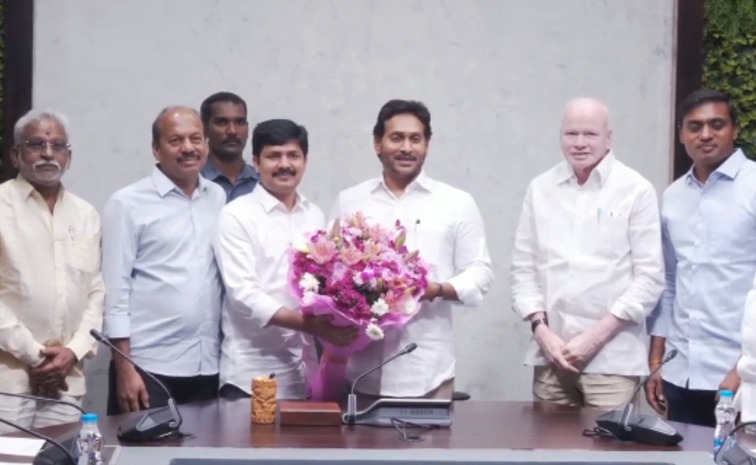 YS_20jagan_20meeting.jpg