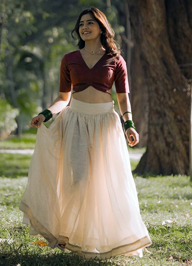 Amrutha_20Iyer12.jpg 13