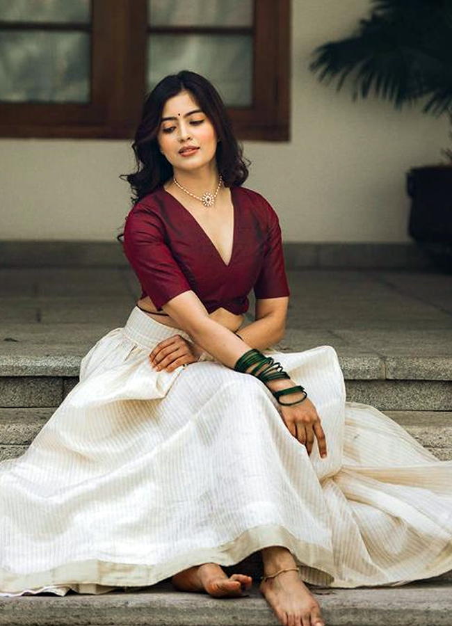 Amrutha_20Iyer15.jpg 16