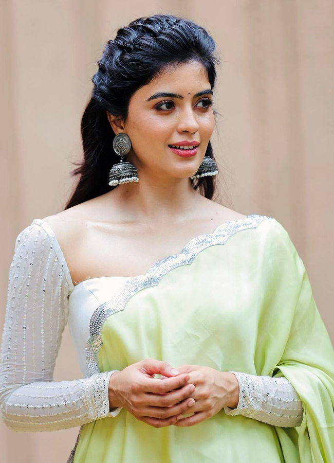 Amrutha_20Iyer4.jpg 5