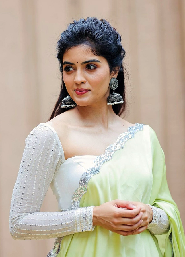 Amrutha_20Iyer5.jpg 6