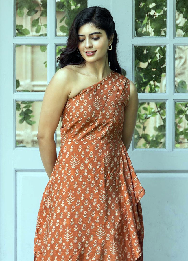 Amrutha_20Iyer7.jpg 8