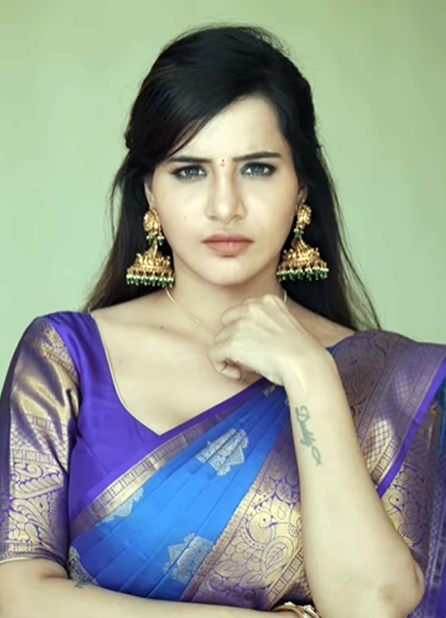 Ashu_20reddy10.jpg 11