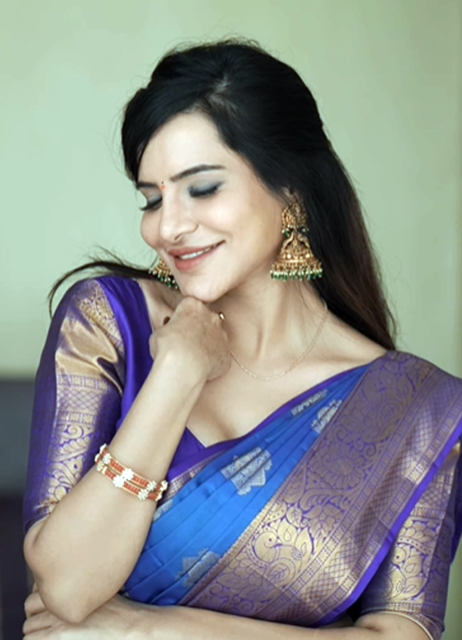 Ashu_20reddy14.jpg 15
