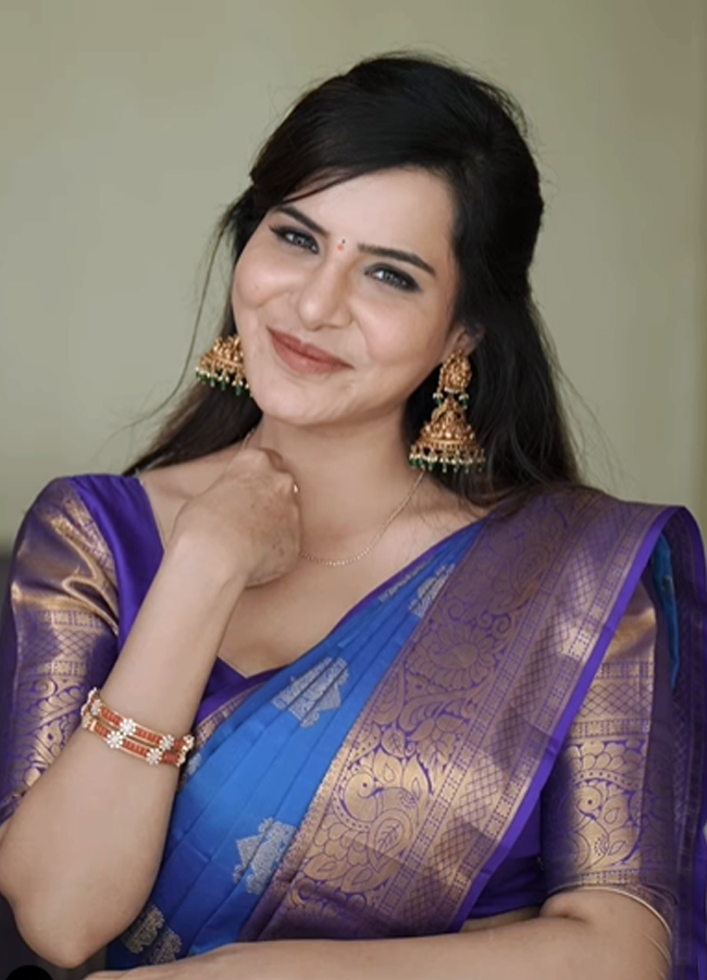 Ashu_20reddy15.jpg 16