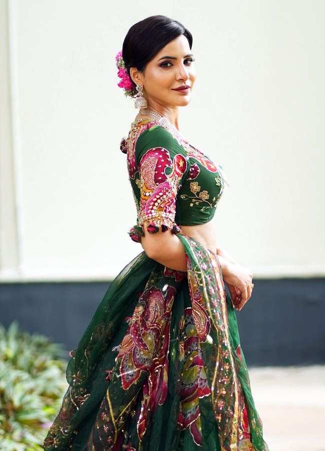 Ashu_20reddy16.jpg 17