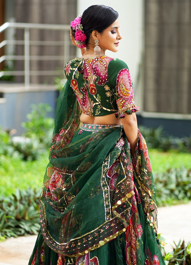 Ashu_20reddy17.jpg 18