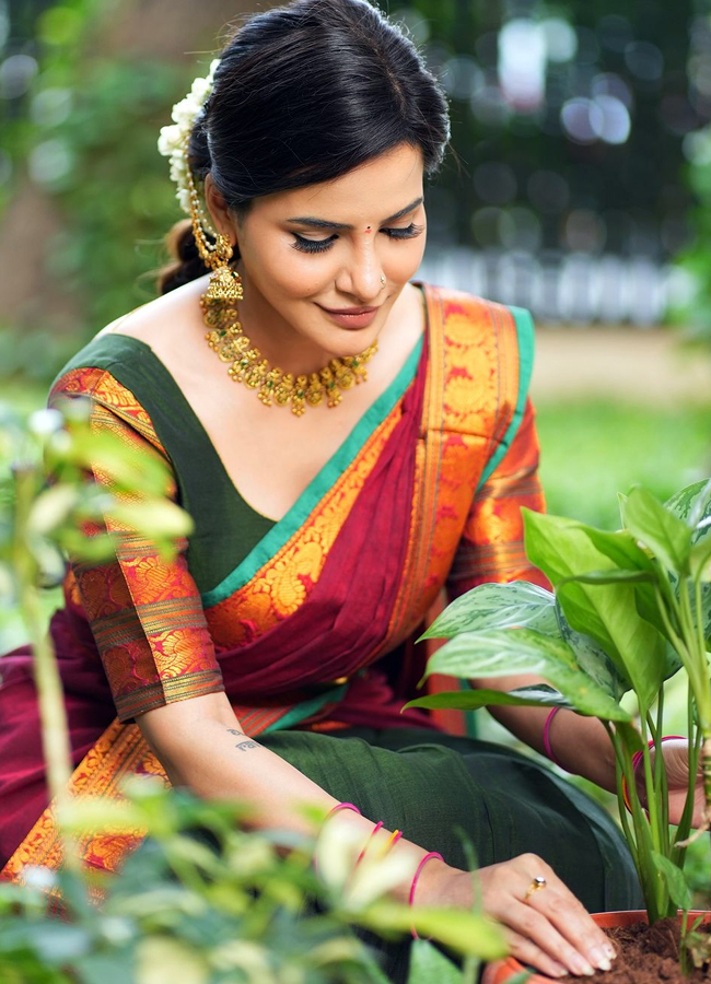 Ashu_20reddy8.jpg 9