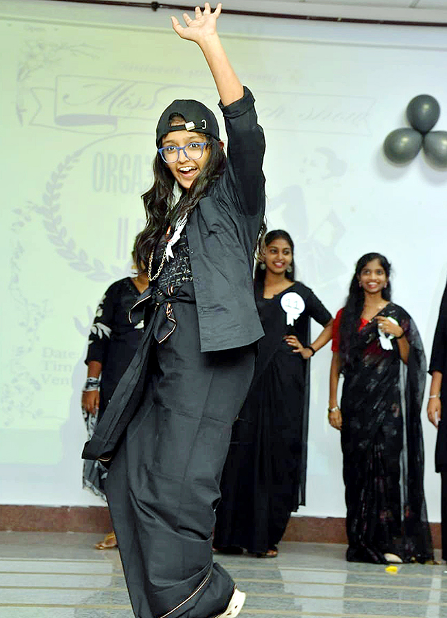 Maris_20Stella_20College_20Students_20Miss_20Black_20Fashion_20Show_20Photo_20Gallery_10.jpg 9