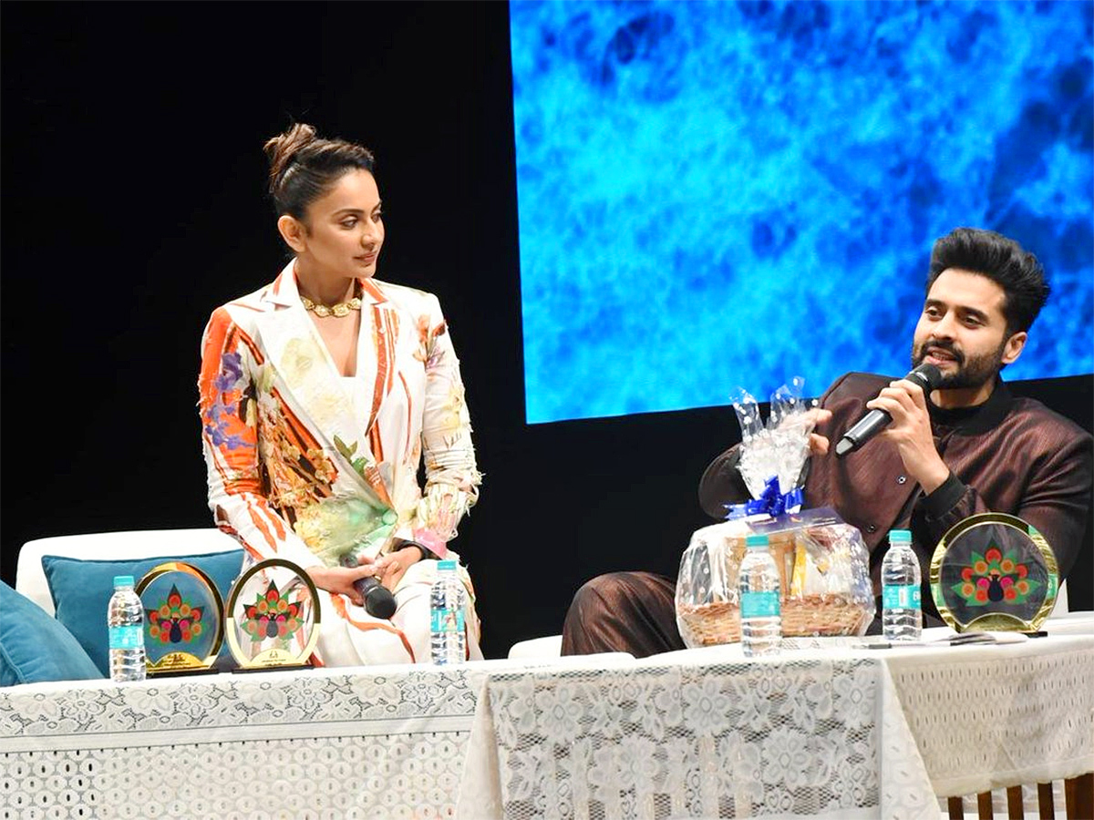 Naga_20Chaitanya_20Sobhita_20Dhulipala_20Attend_20IFFI_202024_20Photos_19.jpg 18