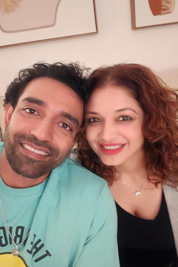 Sania_20Mirzas_20best_20friend..Team_20Indias_20former_20cricketers_20Robin_20Uthappa_20Wife_20Sheethal_20Photos_20_286_29.jpg 7