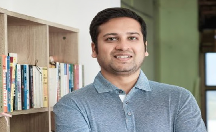 binny-bansal-step-down.jpg