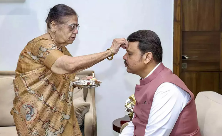 Devendra-Fadnavis4.jpg
