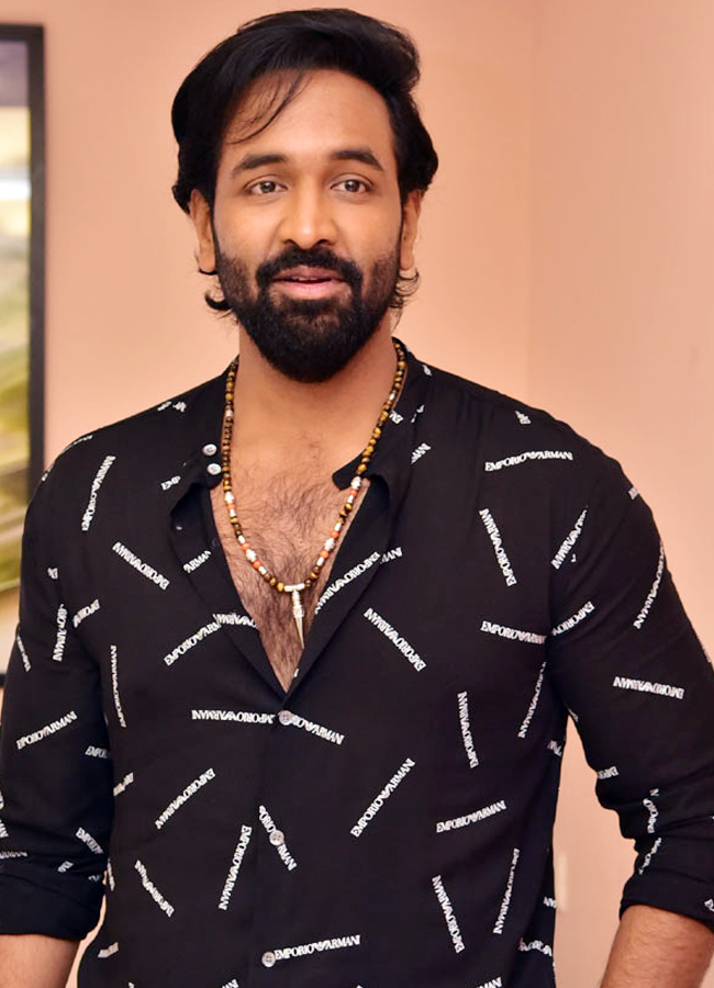 Manchu_20Vishnu_20Birthday_20special3.jpg 4