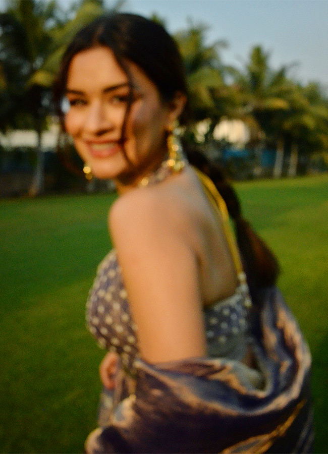 actress_20avneet_20kaur_20hot_20photoshoot__20_2815_29_2.jpg 15