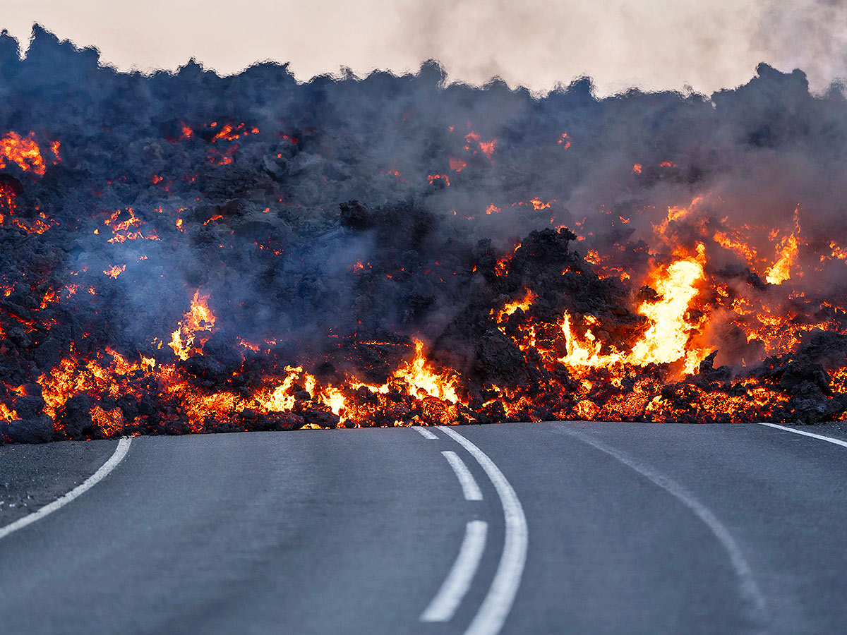 volcanic_20eruption_20that_20started_20on_20the_20Reykjanes_20Peninsula_20in_20Iceland__20_2815_29.jpg 15