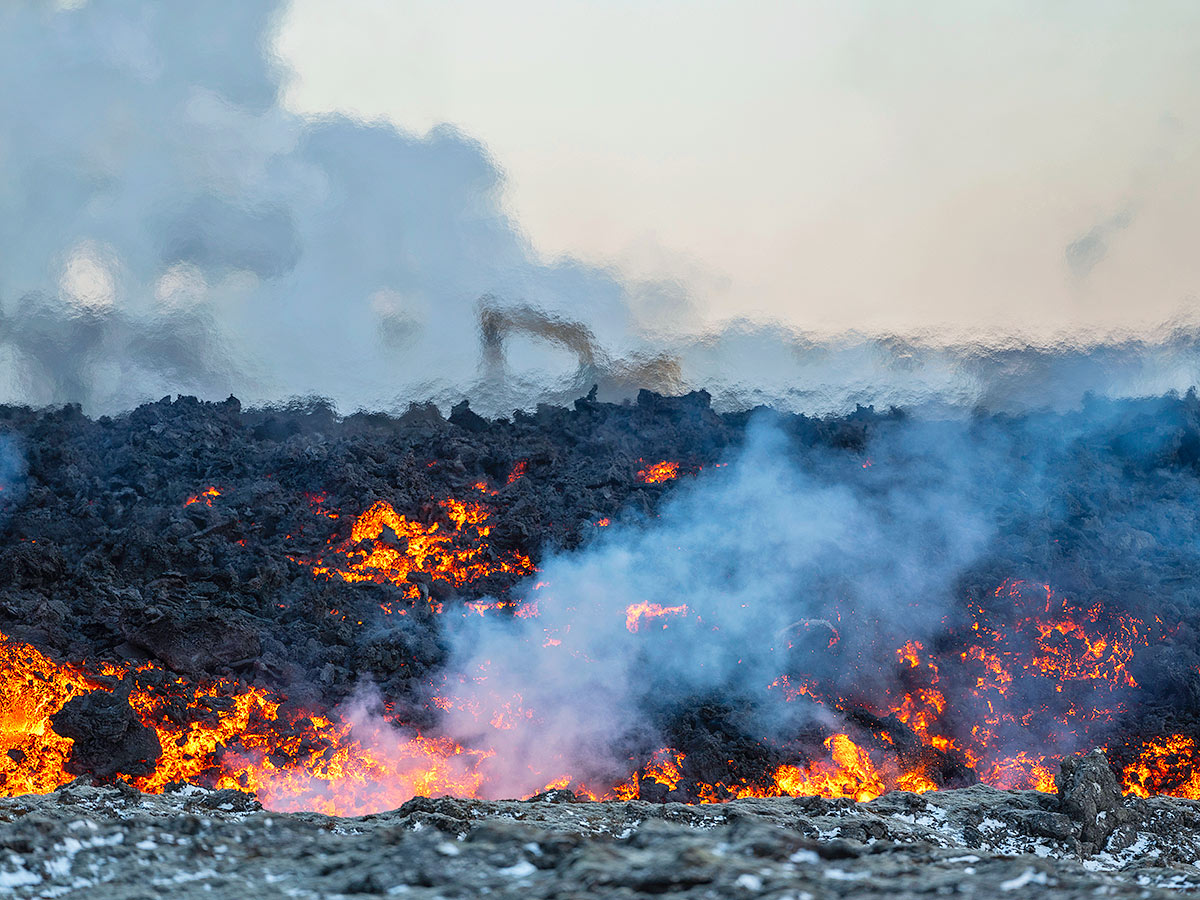 volcanic_20eruption_20that_20started_20on_20the_20Reykjanes_20Peninsula_20in_20Iceland__20_289_29.jpg 9