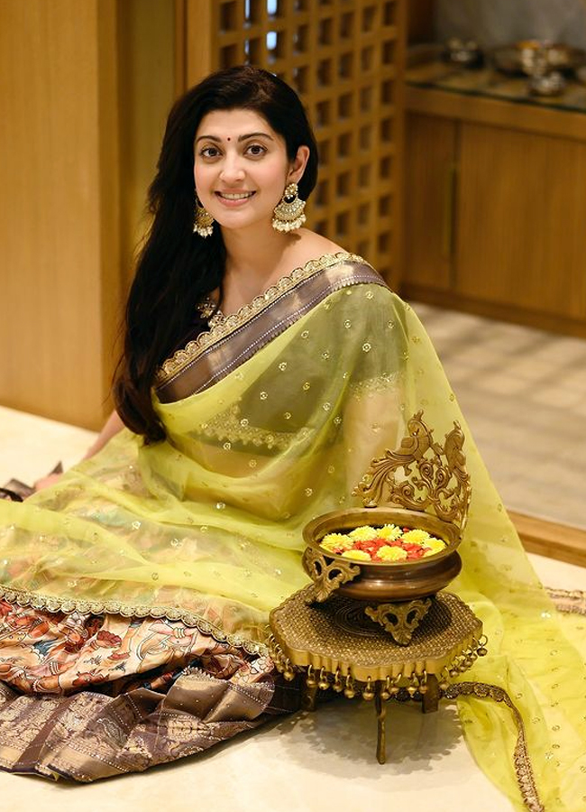 Pranitha12.jpg 13