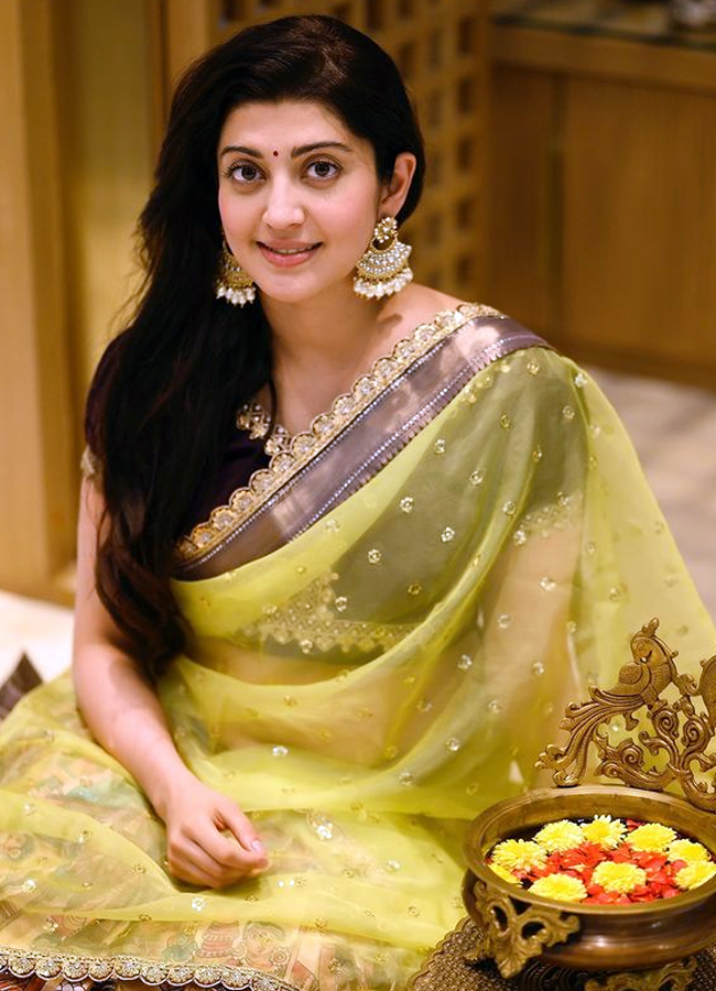 Pranitha13.jpg 14