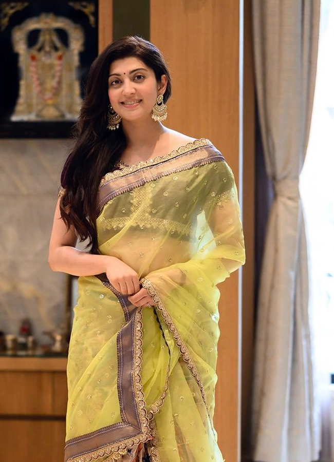 Pranitha14.jpg 15