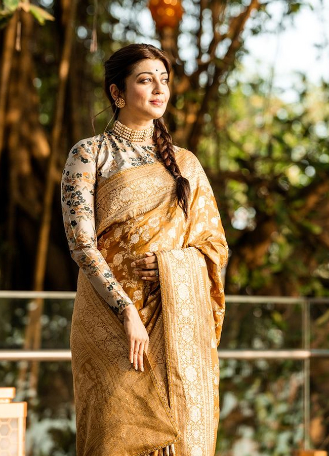 Pranitha3.jpg 4