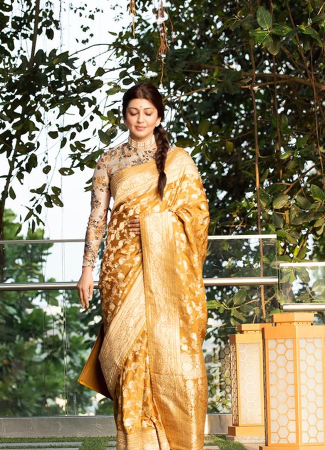Pranitha5.jpg 6