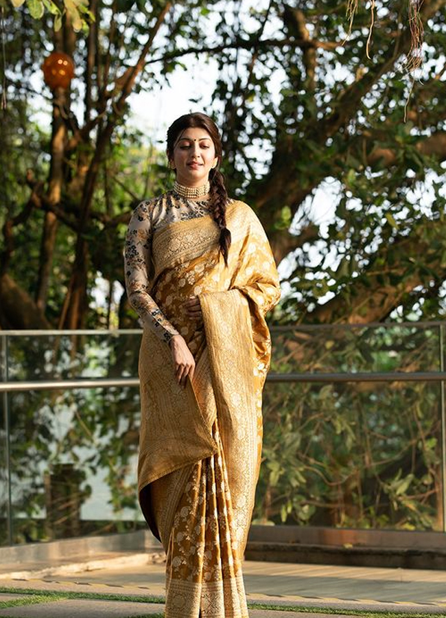 Pranitha8.jpg 9