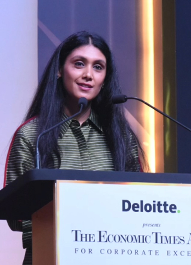 Roshni_20Nadar5.jpg 6
