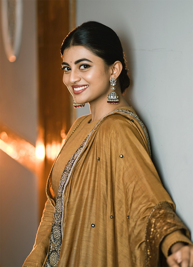 Actress_20Anandhi_20Latest_20Photos__20_2816_29.jpg 17