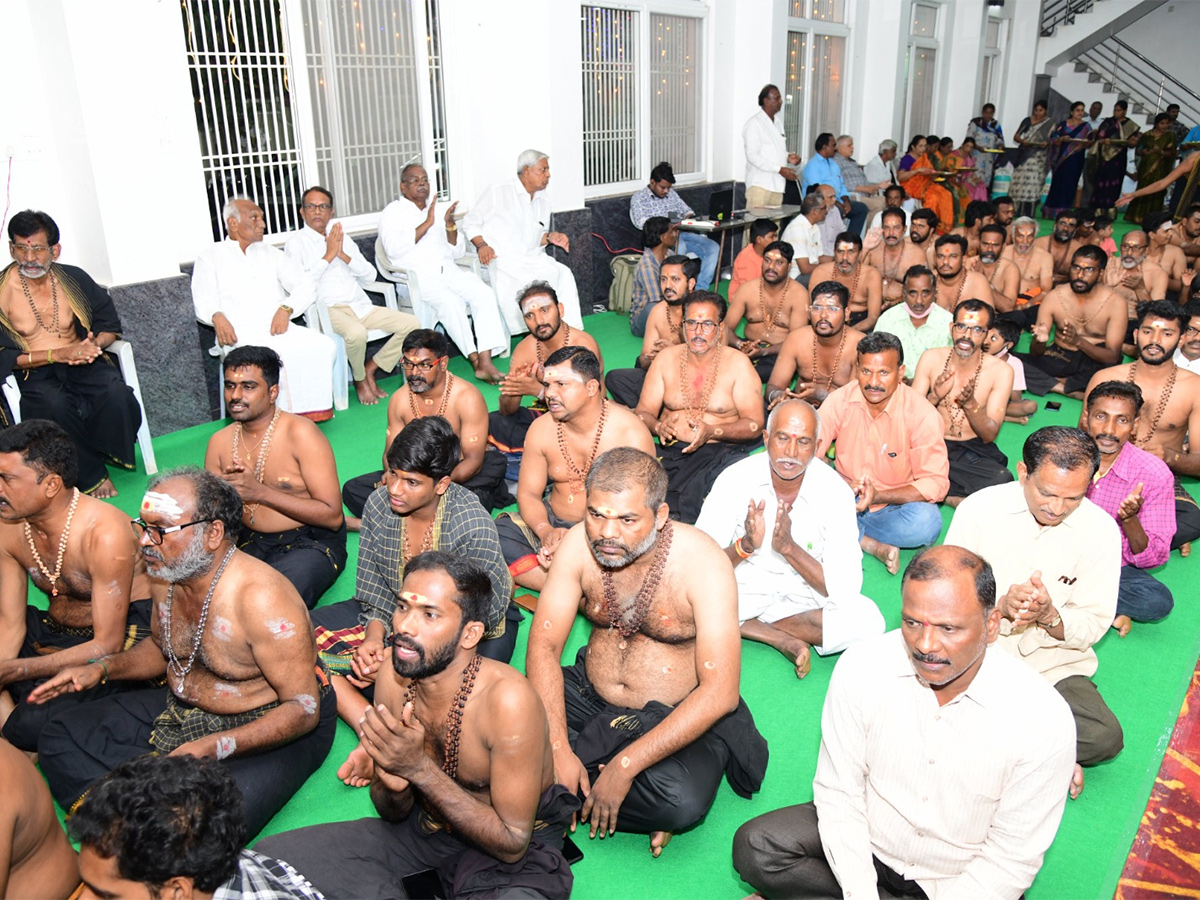 Ayyappa_20Swamy_20Padi_20Pooja_20At_20Kadapa_20Photos__20_2827_29.jpg 27