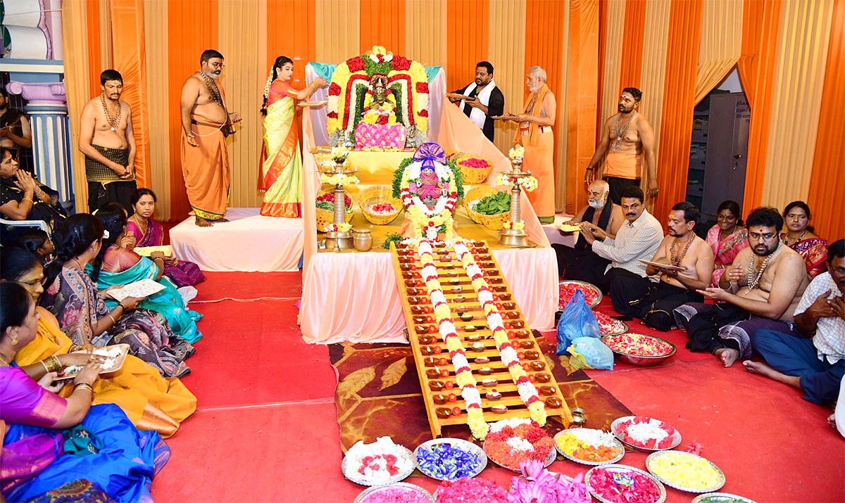 Ayyappa_20Swamy_20Padi_20Pooja_20At_20Kadapa_20Photos__20_288_29.jpg 8