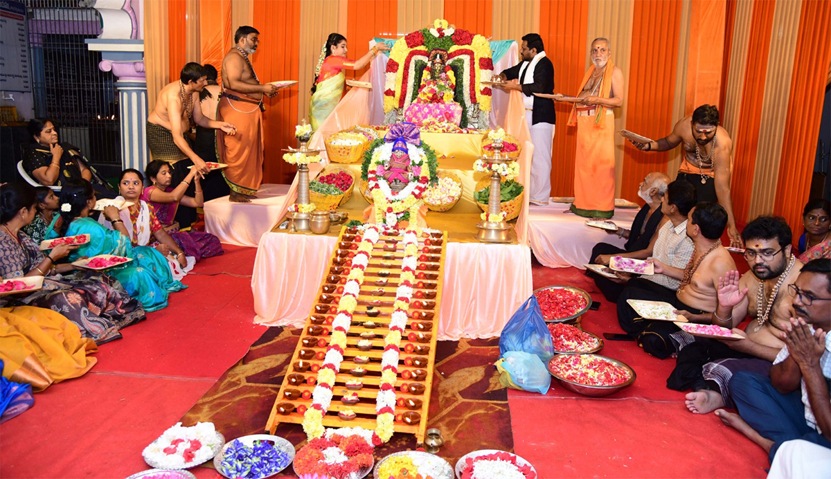 Ayyappa_20Swamy_20Padi_20Pooja_20At_20Kadapa_20Photos__20_289_29.jpg 9